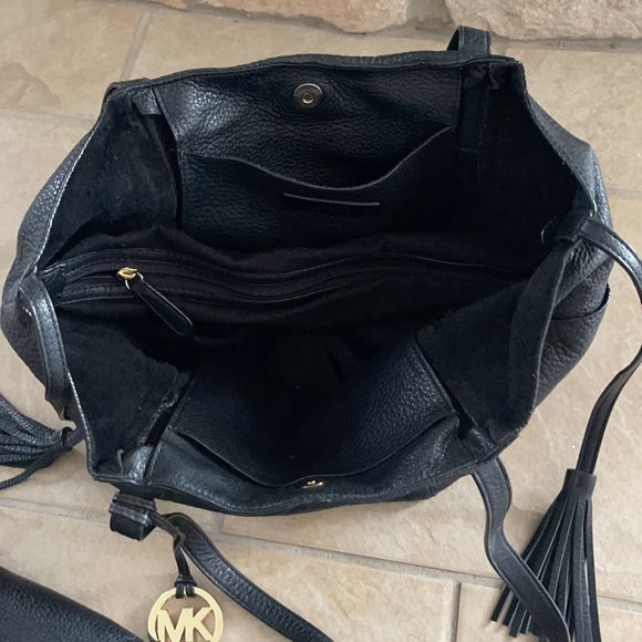 2 Michael Kors bags - Picture 4 of 4